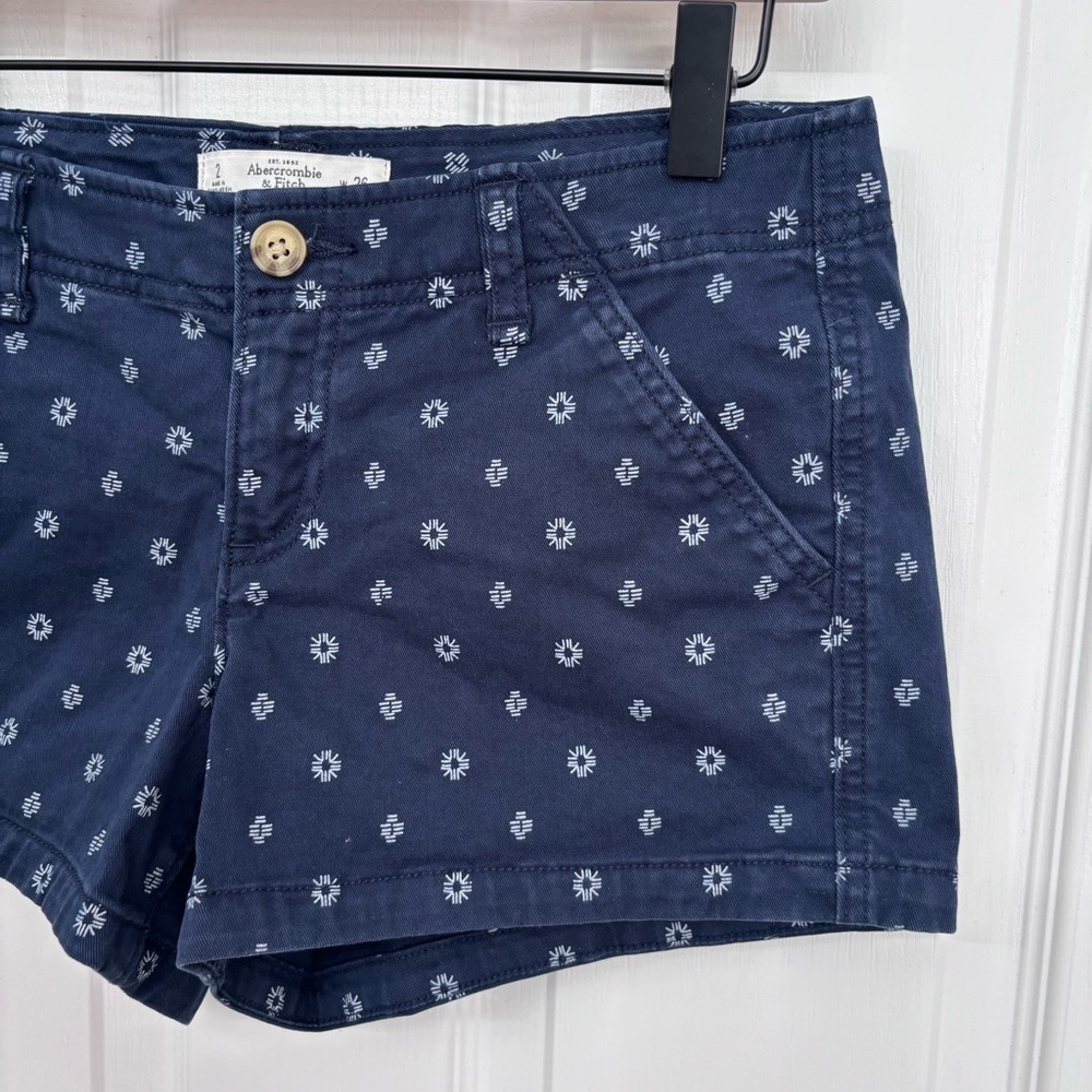 Navy Print Shorts | Abercrombie & Fitch Size 2 - Picture 4 of 10